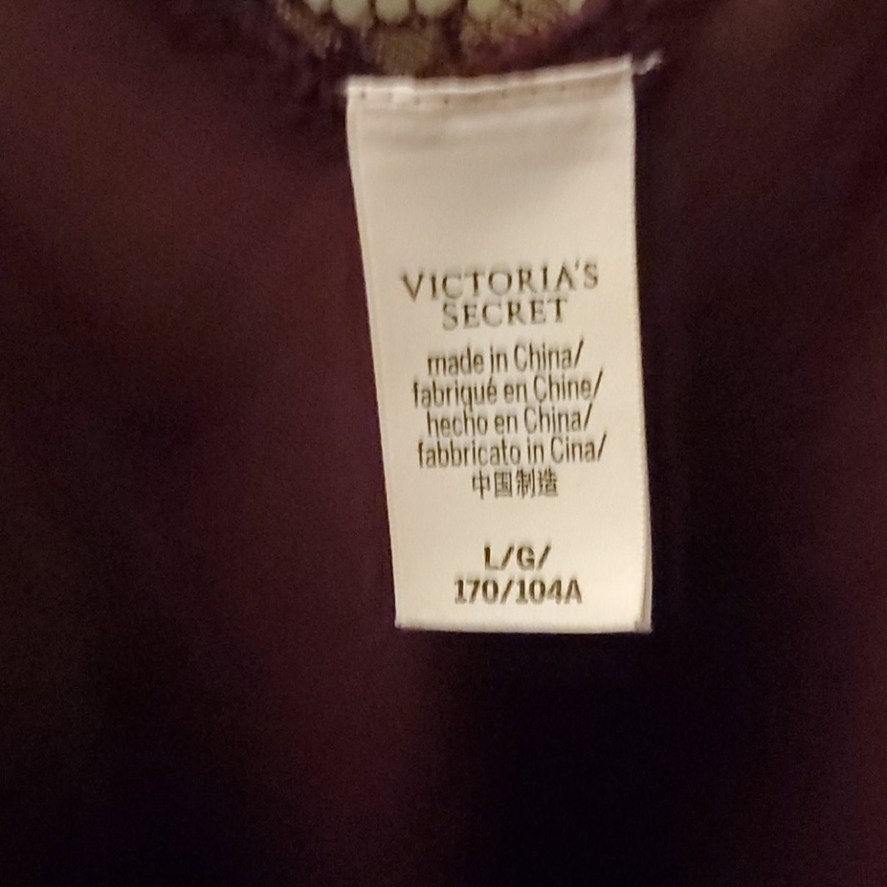 Victoria Secret's Slip - Picture 3 of 5